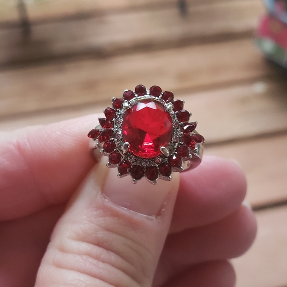 COLLIDING HEARTS 5CT GARNET & SAPPHIRE COCKTAIL RING IN FINE SILVER PLATE - Picture 6 of 8